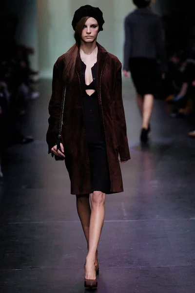 Look 19